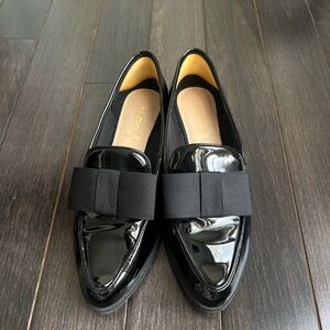 ALDO Black Patent Leather Pointed Toe Loafers with Bow - Size 6.5